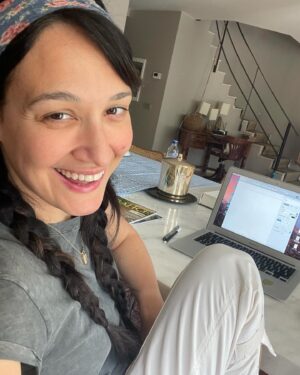 Gupse Özay Instagram - Eyvah gene ne yazıyor bu kadın.... 🍋