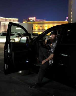 Guram Kutateladze Instagram - 💥🔥 Kraft och stil kolliderar i Las Vegas! 💪👟

@sneakersmagasinet.se x @guram_dze är här! 🥊✨

Kolla bilden när @guram_dze rockar Jordan 1 Low x Travis Scott Black Phantom från oss i Vegas! 🌆💯

Stil och styrka i perfekt kombination när @guram_dze visar oss vägen! Badass sneakers för vinnare innan på och utanför buren! 🏆🔝

Häng med oss när vi skapar historia! Det kommer bli EPISKT! 💥✨

Följ @guram_dze och  @sneakersmagasinet.se Sneakersmagasinet på denna världserövring! 🌎🔥

#Guram #UFCFighter #SneakerEnthusiast #NikeTravisScott #ExclusiveCollaboration #LasVegas #StyleAndStrength #BadassSneakers #WinnersOnly #SneakerMagazine #EpicMoments #HistoryInTheMaking #TravisScottJordan1 #SneakerGoals #LimitedEditionKicks #KicksOfTheDay #Sneakerhead #SneakerAddict #StreetStyle #SneakerCulture #SneakerObsession #FashionInspiration #SportsFashion #SneakerCollecting #Undefeated #LegendaryCollab #GuramGoesGlobal #WorldTakeover #sneakersweden