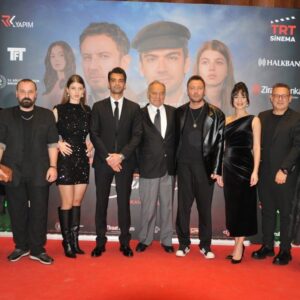 Gürbey İleri Instagram - Simitçi yarın sinemalarda..🎥