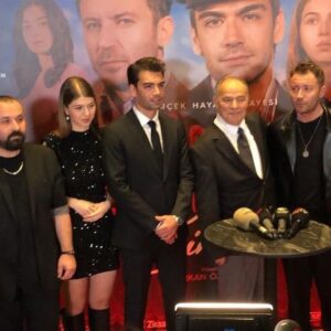 Gürbey İleri Instagram - Simitçi yarın sinemalarda..🎥