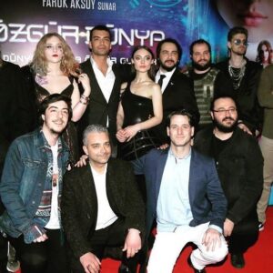 Gürbey İleri Instagram - ÖZGÜR DÜNYA yarın sinemalarda... 📽