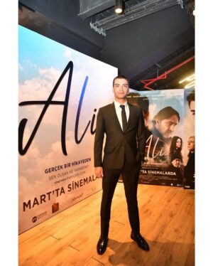 Gürbey İleri Instagram - ALİ yarın sinemalarda... 🎥