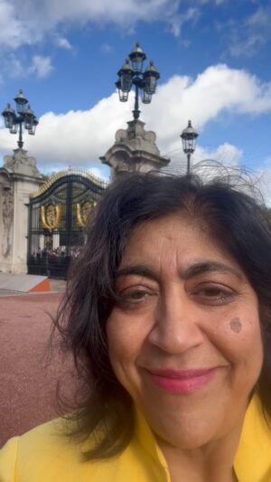 Gurinder Chadha Instagram - Congratulations to #Kenya land of my birth and my fathers birth on 60 years of Independence. A celebration @buckinghampalace.official with @kingcharlesuk @theroyalfamily 🇰🇪@kenya