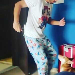 Gursimran Khamba Instagram - Confused the crap out of @peachpreetkhamba with a street fighter move in the middle of playtime 🥋🐕 #dogsofinstagram #marioflex