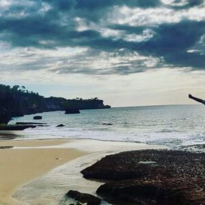 Gursimran Khamba Instagram - Acche din #bali #umariya