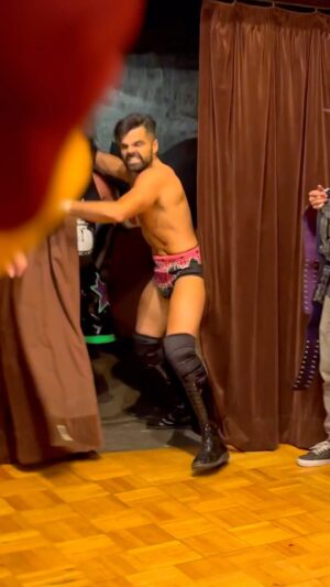 Gurvinder Sihra Instagram - gurvsihra sends @ciclope.yedra into the ring post at GCW: Middle of the Night in Los Angeles
