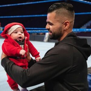Gurvinder Sihra Instagram - The last time WWE was in Vancouver, my son was 2 months old and hanging out in the ring. 

4 years later, WWE returned to Vancouver last night and I’m coming home from the gym and the first thing Gurveer says “Dad, let’s wrestle!” 

Talk about words of encouragement & keeping the dream alive.