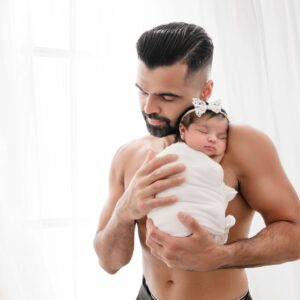 Gurvinder Sihra Instagram - Your little hands stole my heart, and your little feet ran away with it. Happy 1st Valentine’s Day, Ariya ❤️

📸 @eyerisphotography