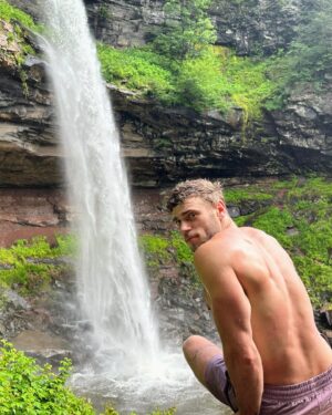 Gus Kenworthy Instagram - Omg I’m close