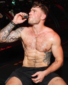 Actor Gus Kenworthy HD Instagram Photos and Wallpapers June 2023