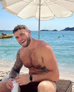 Gus Kenworthy Instagram - Me, cruising. 🚢👀