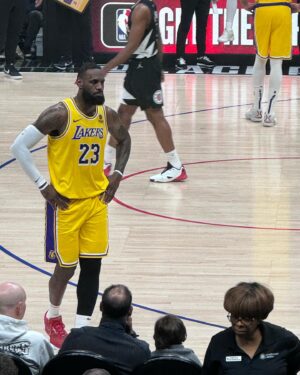Gus Worland Instagram - What a night @lakers @kingjames @eevans100 @wally_and_lon @mykayakcoach @daneparsons