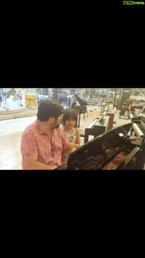 Gustavo Becerra Instagram - Hacemos lo que hacemos y más. Vamos por más a no claudicar. Vamos que se puede. Esto es lo que importa. #familia #hijos