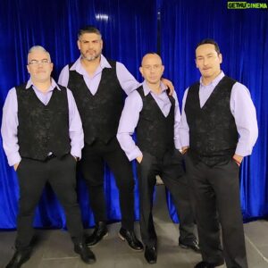 Gustavo Becerra Instagram - Mientras nos preparabamos para nuestra presentación en semifinales de @gottalentchile junto a @jorgegomezguitarraflamenca @pierogiovanni__ @jony.riquelme.9 @mauro_ferrada @chiconga.oficial @elteclanegra