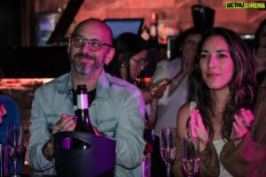 Gustavo Becerra Instagram - Gran inauguración Stand Up @lisboaclub.cl 
El Día ayer fue la inauguración del Stand Up Junto a @gusactor Gracias por la invitación y aquí está algo del material de esa noche 

Stand Up: @laruffinelli @pablozunigatele 
Fotografía: @photosdiegof