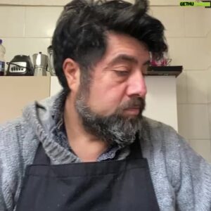 Gustavo Becerra Instagram - Lavando loza con todos los panoramas.