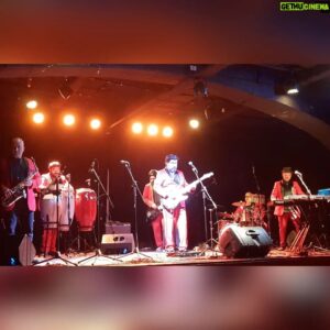 Gustavo Becerra Instagram - Anoche fue un gran cumpleaños de un tremendo actor, cantante y un súper amigo...mil felicidades querido @gusactor de @swingdelmono el @guatondelafrutaofic 😊  gracias por tu alegría y compartirnos tu día, fue hermoso el show, mis amados @losramblers_oficial @swingdelmono  e @imsonasty en su papel de Raffaella Carrá y Marilyn  Monroe y ver a tus papás bailando Rock&Roll, fue muy hermoso y hermoso también fue que compartieran escenario con otro cumpleañero .. con @ninomacpherson  felicidades a ambos. 
Me faltó fotito con mi bello @rodrigo.mezacastro 🙂

#felizcumpleaños #amistad #artistaschilenos #showenvivo envivo #actores #teatro #Arte #Cultura