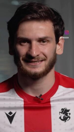 Gustavo Hofman Instagram - A Geórgia estreia nesta terça na @euro2024. Mais uma oportunidade para aprendermos a pronúncia correta de Khvicha Kvaratskhelia! 🇬🇪 #Euro2024