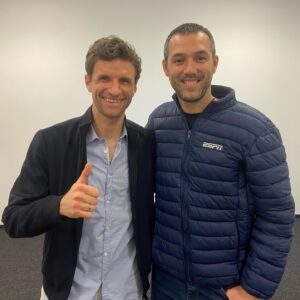 Gustavo Hofman Instagram - Uma década atrás, a seleção brasileira sofreu sua pior derrota na história do futebol. Há dez anos, eu estava na cobertura da seleção alemã pela ESPN na Copa do Mundo de 2014. 

Dez anos depois, fui a Munique para entrevistar dois dos principais personagens da Alemanha que fez 7 a 1 no Brasil, em pleno Mineirão. Revelações exclusivas sobre um dos dias mais marcantes na história do futebol.

“Dez anos do 7 a 1: o lado alemão da história” é um especial produzido com edição do @jailsonvilasboas e da @aninhacw. Vai ao ar em três episódios no SportsCenter e já está disponível, na íntegra, no canal da ESPN Brasil no YouTube.