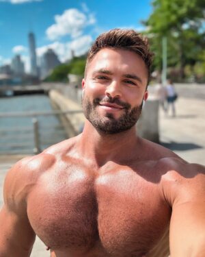Gustavo Naspolini Instagram - A pic that looks like a thousand of other pics I already posted but hey I never promised innovation 😅🤷🏼‍♂️ #nyc #summer #love