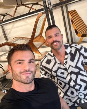 Gustavo Naspolini Instagram - Today I came to visit Found Collectibles @foundcollectibles , a beautiful gallery with curated mid-century Brazilian furniture and decor! I got stunned by the gorgeous pieces they have, like this Jangada chair i’m sitting on in the first picture! It’s located in the Garment District in Manhattan! Congrats @jfrancesstudio @rodrigosalem for the amazing work!!! 😍🤍👏🏼 #homedecor #nyc #furniture #interiordesign