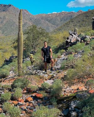 Gustavo Naspolini Instagram - Hiking Arizona ☀️🌵 #travel #desert #photooftheday