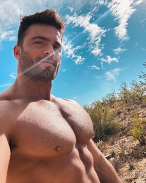 Gustavo Naspolini Instagram - Dry 💦☀️