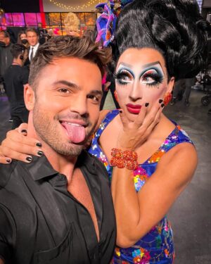 Gustavo Naspolini Instagram - Drag Me to Dinner! With @thebiancadelrio and me! I invite you all to watch the new show on Hulu! Amazing Drag Queens compete to put on a dinner party, with lots of laugh and crazy moments. Bianca is one of the judges and I am in a few episodes helping the contestants set the party! Out now on @hulu!!! 😍 #drag #tv #hulu #dragmetodinner