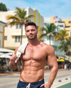 Gustavo Naspolini Instagram - 😛✌🏼 #miami #vacation #beach #love