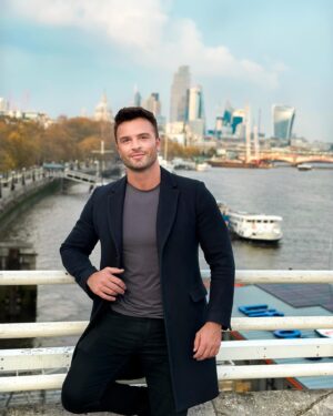 Gustavo Naspolini Instagram - First time visiting London, just for a couple of days. But loving this city, so pretty and full of things to see!! 🇬🇧😍