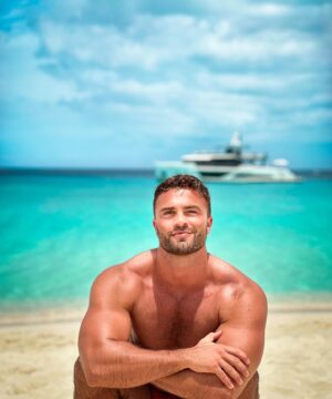 Gustavo Naspolini Instagram - ☀️ Summer come to me ☀️
