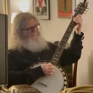 Gustavo Santaolalla Instagram - Last rehearsals in L.A before traveling to the @gamemusicfestival 🪕 in Europe.

I will be part of a great orchestra to perform the soundtrack of The Last of Us Part I & II in The Sounds of the Fireflies.

👉🏻 The first date is April 28th. in Wroclaw, Poland, together with the NFM Wrocław Philharmonic. 🇵🇱 

After Wroclaw, we will go to London, UK where we’ll perform on May 4th. together with the @philharmonia_orchestra 🇬🇧

I’m very excited for these amazing shows, see you soon! 👋🏻

Últimos ensayos en Los Angeles antes de viajar al @gamemusicfestival 🪕

Allí nos presentaremos junto a una gran orquesta para interpretar el soundtrack de The Last of Us Part I & II en The Sounds of the Fireflies.

La primera fecha es el 28 de abril en Wroclaw, Polonia, junto a la NFM Wrocław Philharmonic 🇵🇱

Luego viajaremos a Londres, donde nos presentaremos el 4 de marzo junto a la @philharmonia_orchestra 🇬🇧 

Estoy muy emocionado por estos shows, nos vemos pronto! 👋🏻

@thelastofus #TheLastOfUs #tlou #gamemusicfestival #gmfest2024 #thelastofuswroclaw #thesoundsofthefireflies