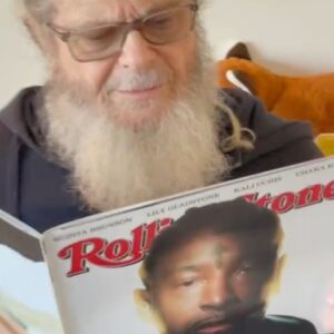 Gustavo Santaolalla Instagram - Hey friends! This month you can find me in @rollingstone magazine. 
Thanks @julyssa_raquel for the interview. So happy to be part of this edition!

#GustavoSantaolalla #rollingstone #rollingstonemagazine #RonrocoTour #TheLastOfUs #TLoU