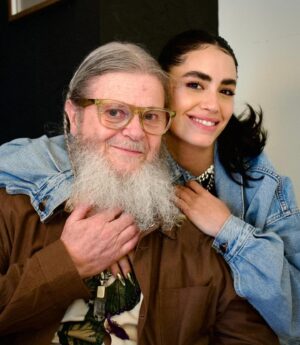 Gustavo Santaolalla Instagram - Hermoso verte siempre @lali ❤️❤️❤️