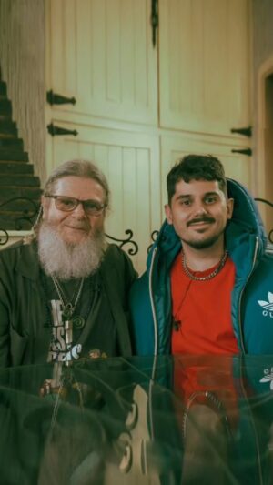 Gustavo Santaolalla Instagram - Con mi amigo @luquitarodrigue fuimos a recorrer mi barrio en Ciudad Jardín, la iglesia donde forme mi primer banda y la casa de mi madre. 

Fue una muy linda charla, que ya está disponible en su canal de YouTube.