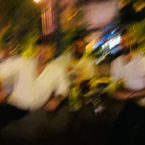 Güven Murat Akpınar Instagram - daha saçma yaşlarım olmuştu ama İnsan olmanın bütün dehşeti içinde, insan olmanın şahane kusur hem manasızlığıyla, artık bizi boğan insanlığın tam ortasından, ama "yaşadım diyebilmek için" bir inatla: 34'ten selamlar, sustum öptüm

#osensin
#sırçabuhayat
#budünyabidahaolmalı