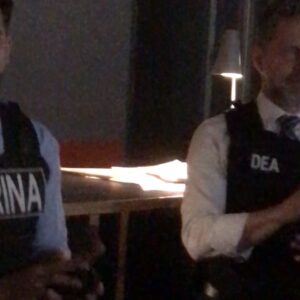 Guy Ecker Instagram - Preparándose para capturar a los narcos. @josesedek @elseñordeloscielos #Detrasdecamara #ESDLC7 #actores