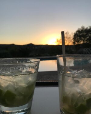 Guy Ecker Instagram - Salud y amor!