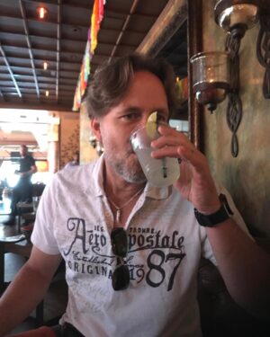 Guy Ecker Instagram - Feliz 5 de mayo