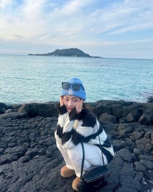 Gwak Soo-jin Instagram - 😎🩵🩵