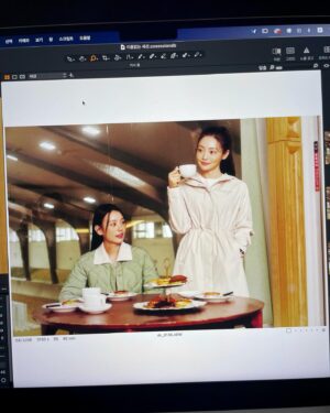 Gwak Soo-jin Instagram - #광고
대학생 때도 말이 좋아서 승마수업 더 수강하고 그랬는데 광고 찍으면서 말 타니까 더 좋았다🐴
승마복에 찰떡인 디스커버리 경량패딩, 일상에서도 고급지고 이쁠 것 같아요! 런닝, 승마, 골프 할 때 함께 애용해보아요🤎 
재밌는 촬영이었습니다✨ @discoveryexpedition_kr 

#디스커버러 #디스커버리익스페디션 #디스커버리경량패딩 #디스커버리퀼팅패딩 #퀼팅패딩 #경량패딩 #여자패딩