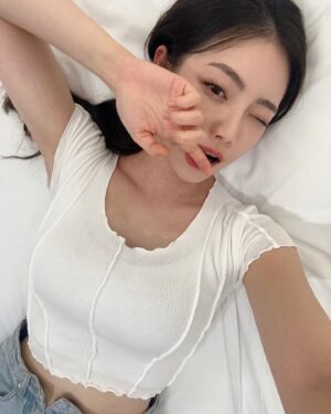 Gwak Soo-jin Instagram - 사실 한국에서도 미국시차를 적용 중이던 나는 시차 적응 할게 없었다고 한다...•_<