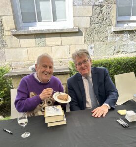 Gyles Brandreth Instagram - Right here, right now: sharing a book signing session with fellow royal biographer Robert Hardman at @Arundells in Salisbury Close. A piece of cake.