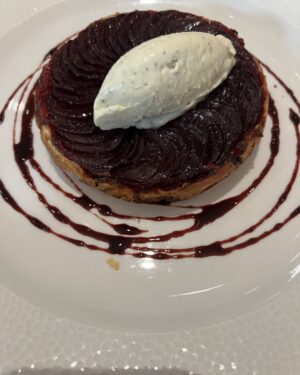 Gyles Brandreth Instagram - Can you guess what this dish is?  It’s not a pudding. I had it as my main course last night at Cheshire’s pub of the year. It was dee-lish-usss! (Going for a light breakfast in Tarporley now.)