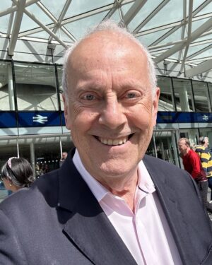 Gyles Brandreth Instagram - Following instructions from @finolaphysio, I’m getting my nine minutes of sunshine outside King’s Cross before heading for Yorkshire.