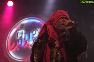 HAN-KUN Instagram - X'mas Live 

楽しかったな
去年も最高だったけど
今年は声も出せたし
縛るモノが何もない会場内は
熱くもアイリーな雰囲気で
色褪せない夜になりました笑

改めて
#毎日がクリスマス チームの皆さん
今年もありがとうございました

BKもNOBUもAKINOも
TWINJAMもスタッフも
皆んなありがとう

そして
あの場所に集まってくれた
皆んな本当にありがとう

また来年
やれたらいいね

その時も派手に遊ぼう

そして来年は
4月7日に日比谷野外音楽堂(東京)
4月20日に服部緑地(大阪)
で
15周年記念のワンマンライブが
決まったから
皆んな一緒に遊んで！！