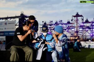 HAN-KUN Instagram - 横浜開港祭2024

ありがとうございました

ただただ楽しかった

皆んなで一つになって
遊ぶのは最高だね

3枚目の写真は
ステージ前は座りが決まりだったから
座りながらでも飛び跳ねる事が
出来る方法を体現してくれた若旦那のシーン

警備員のナカムラさん
一緒に盛り上げてくれて
ありがとうございました
(4枚目からがその流れ)

初めましての人も
久々の人も
また一緒に遊びましょう

#横浜開港祭 #湘南乃風