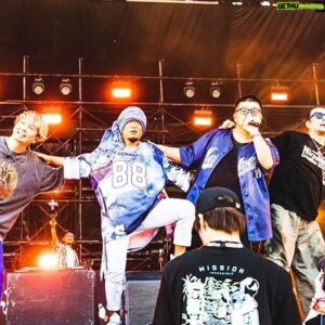 HAN-KUN Instagram - 本当に愛が溢れてるフェス

演者からもファンからも
スタッフからもみんなから
愛されてるフェス

でも気合い入りまくるフェス

大好きなフェス

京都大作戦

本当にありがとうございました！！

明日も絶対最高！！

俺たちもフェスやりたいなーー

#京都大作戦 #10feet #湘南乃風