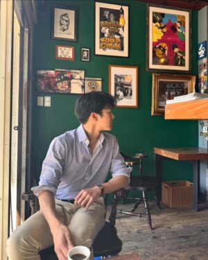 Ha Seok-jin Instagram - Young하게 지냈던 4월 recap
🌸🐕‍🦺🐾📸🏃🏻😈