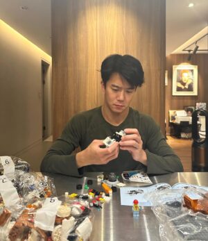 Ha Seok-jin Instagram - Merry Christmas🎄🎁🚀